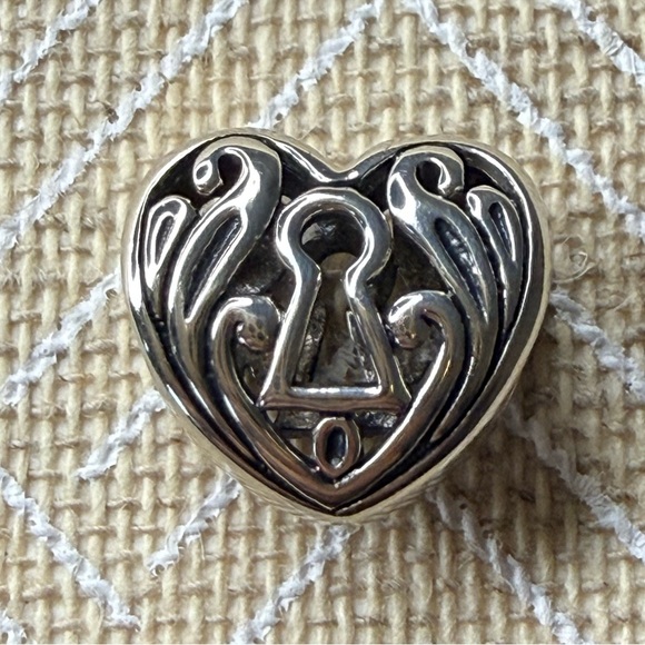 Sterling Silver Heart Lock Charm Bead - Picture 5 of 11